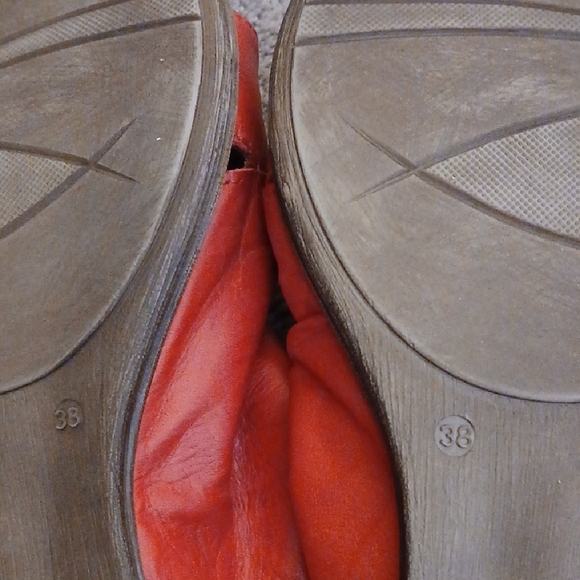 Miz Mooz Red Leather Dandelion Sandals with Ruched Design Size 38/7.5W - Picture 7 of 8